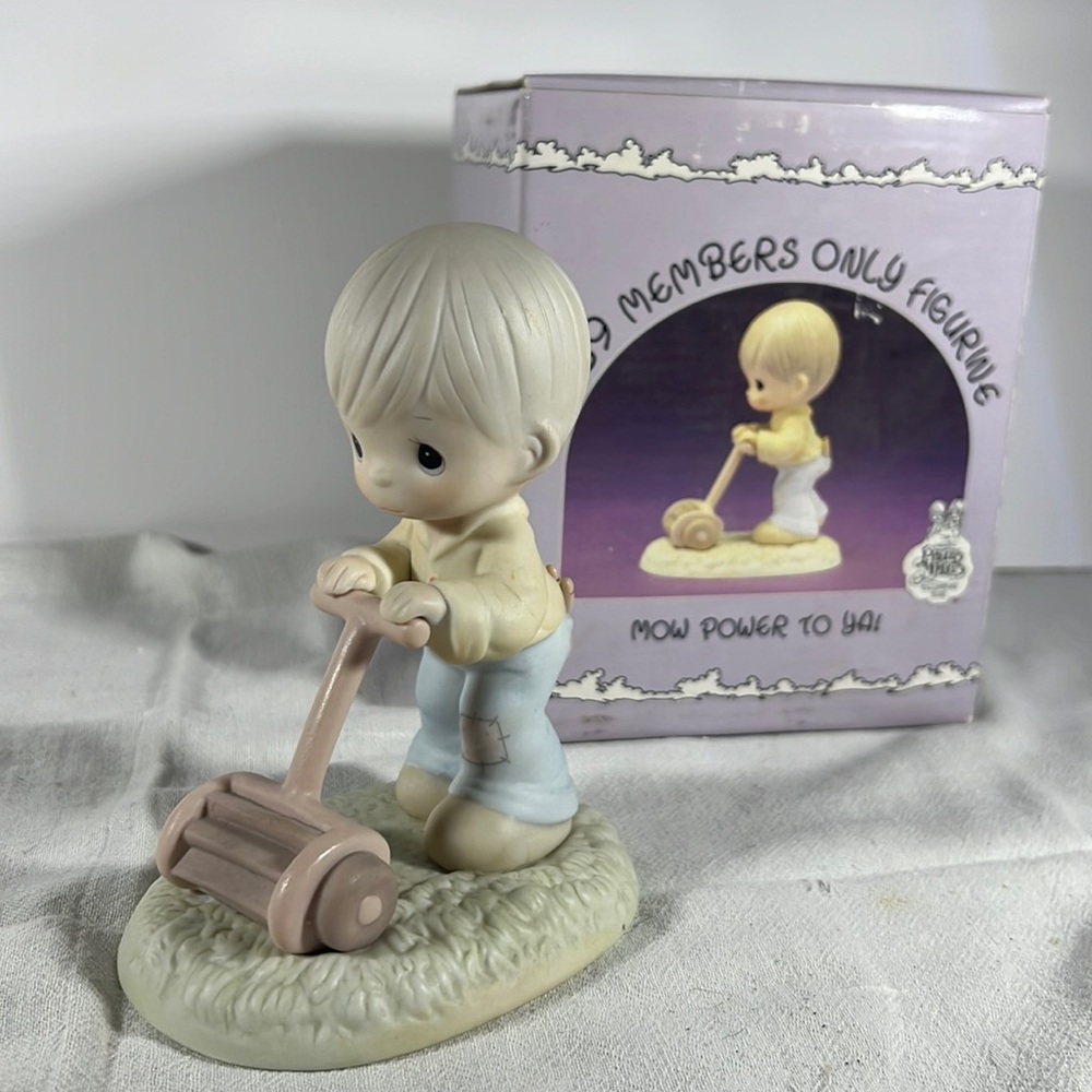 PRECIOUS MOMENTS ~ Mow Power To Ya! Figurine w/ Box